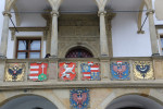 �ty�letou opravu radnice zavr�ila obnova unik�tn�ch polychomovan�ch erb�